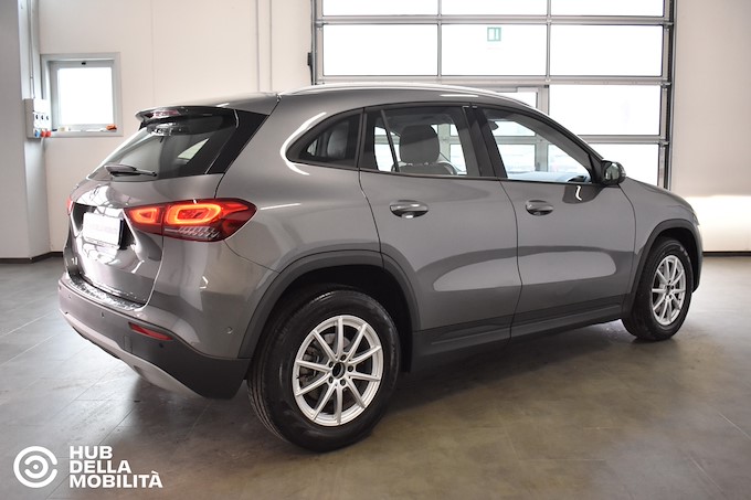MERCEDES-BENZ GLA 200 d Automatic Business Extra