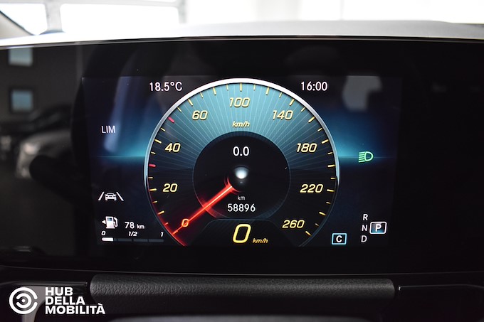 MERCEDES-BENZ GLA 200 d Automatic Business Extra