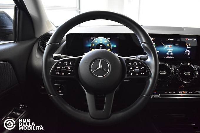 MERCEDES-BENZ GLA 200 d Automatic Business Extra