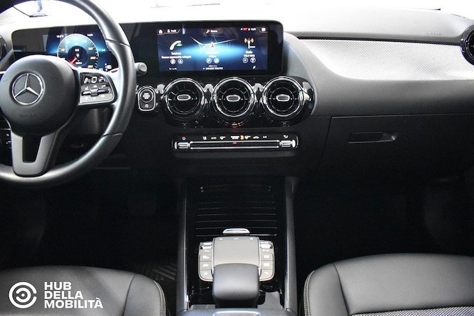 MERCEDES-BENZ GLA 200 d Automatic Business Extra