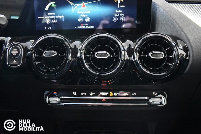 MERCEDES-BENZ GLA 200 d Automatic Business Extra