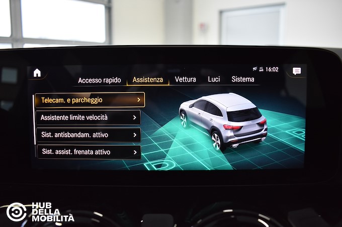 MERCEDES-BENZ GLA 200 d Automatic Business Extra