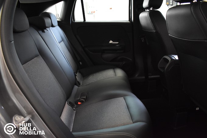 MERCEDES-BENZ GLA 200 d Automatic Business Extra