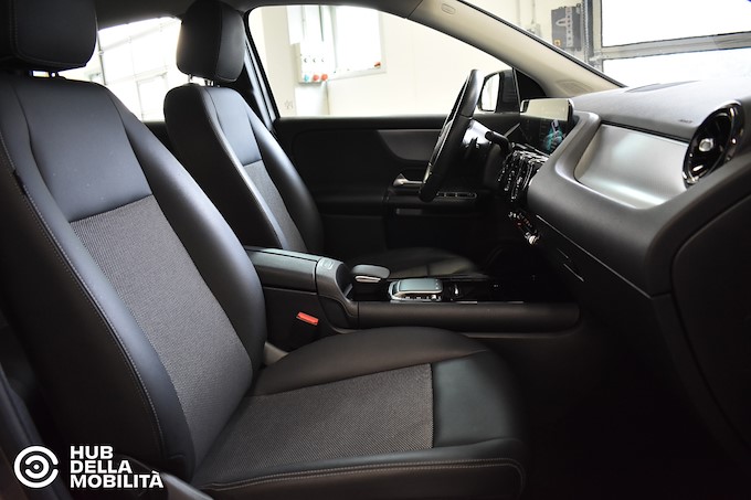 MERCEDES-BENZ GLA 200 d Automatic Business Extra