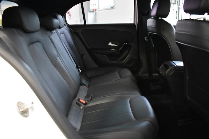 MERCEDES-BENZ A 160 d Business