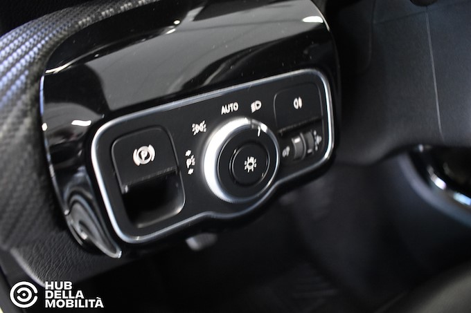 MERCEDES-BENZ A 160 d Business