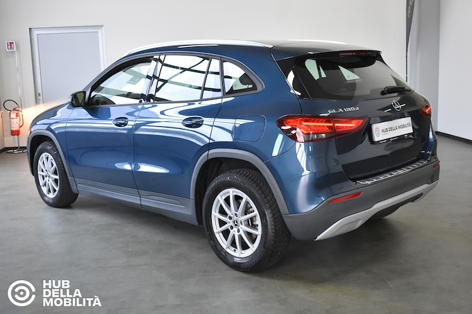 MERCEDES-BENZ GLA 180 d Automatic Business