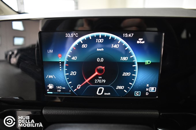 MERCEDES-BENZ GLA 180 d Automatic Business