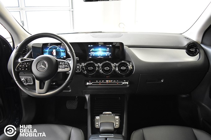 MERCEDES-BENZ GLA 180 d Automatic Business