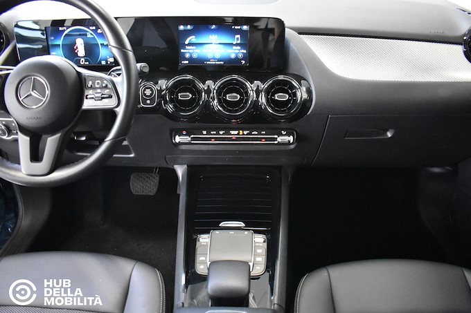 MERCEDES-BENZ GLA 180 d Automatic Business