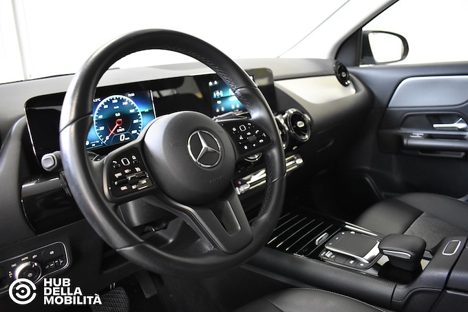 MERCEDES-BENZ GLA 180 d Automatic Business