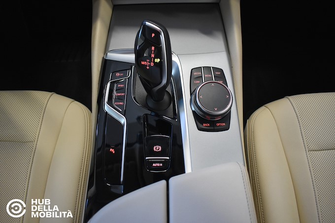 BMW 518d 48V Touring Business