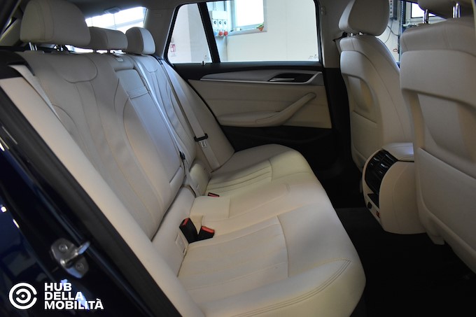 BMW 518d 48V Touring Business