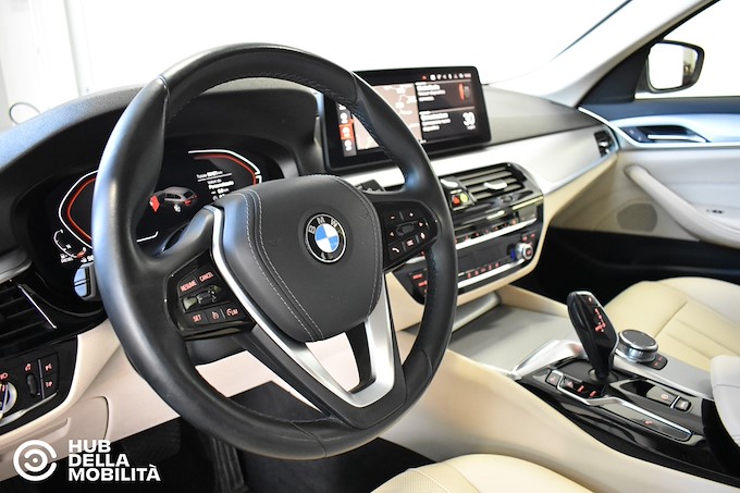 BMW 518d 48V Touring Business