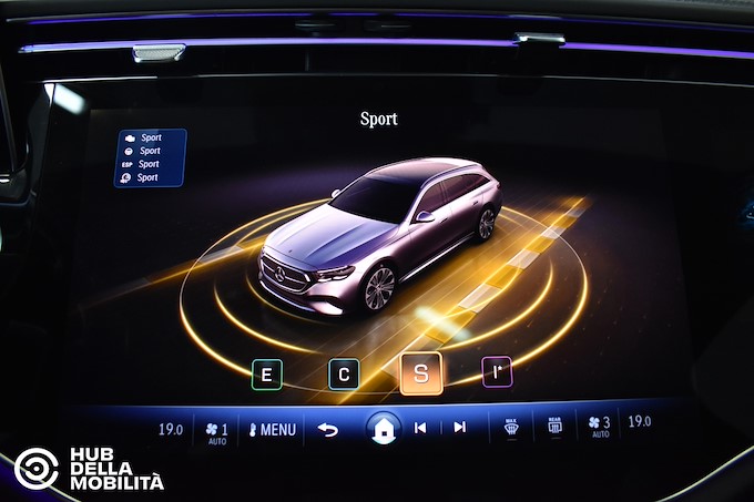 MERCEDES-BENZ E 220 d Mild hybrid S.W. AMG Line Premium Plus
