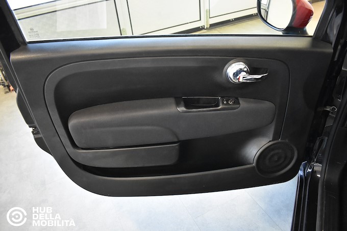 FIAT 500 1.0 Hybrid Red