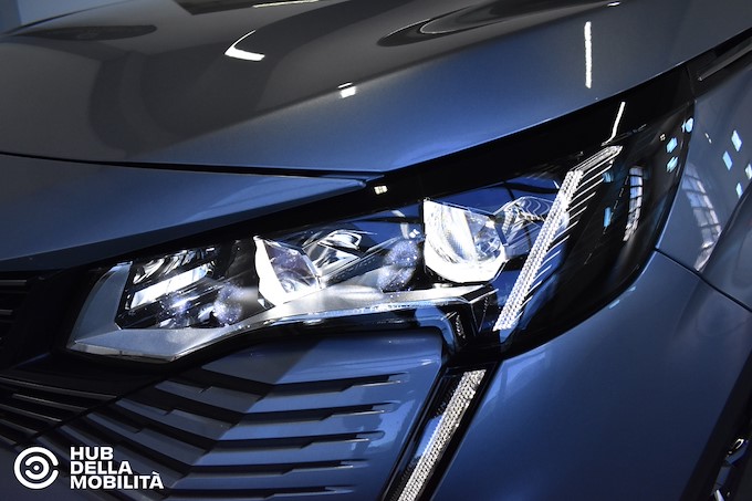 PEUGEOT 5008 BlueHDi 130 S&S EAT8 GT