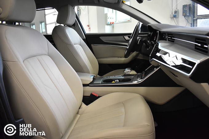 AUDI A6 Avant 40 2.0 TDI S tronic Business Design