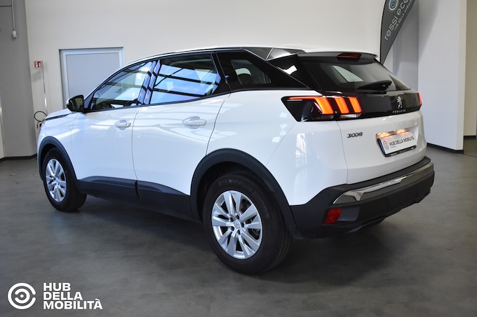 PEUGEOT 3008 BlueHDi 130 S&S Business