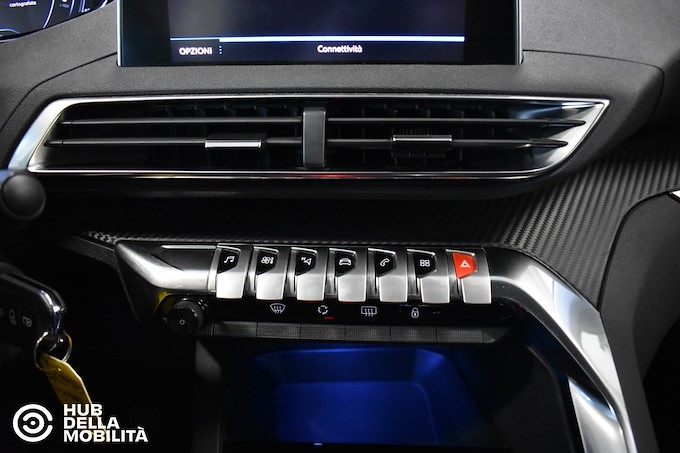 PEUGEOT 3008 BlueHDi 130 S&S Business