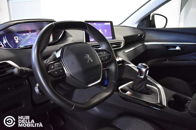 PEUGEOT 3008 BlueHDi 130 S&S Business