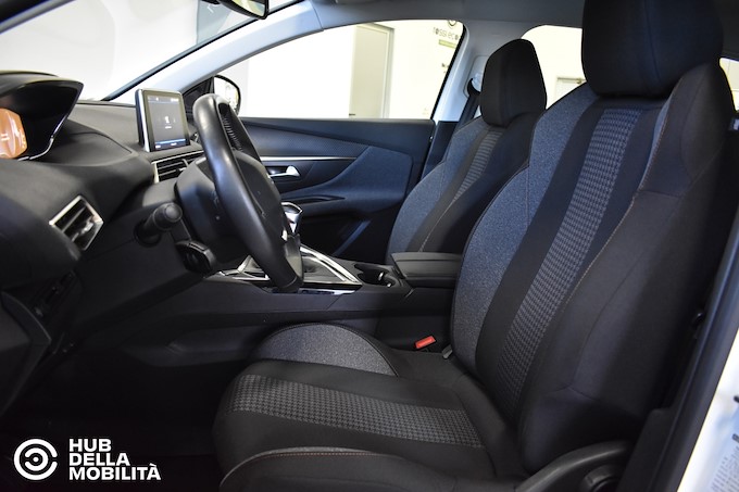 PEUGEOT 3008 BlueHDi 130 S&S Business