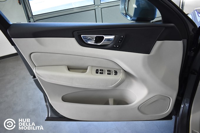 VOLVO XC60 B4 (d) AWD Geartronic Inscription