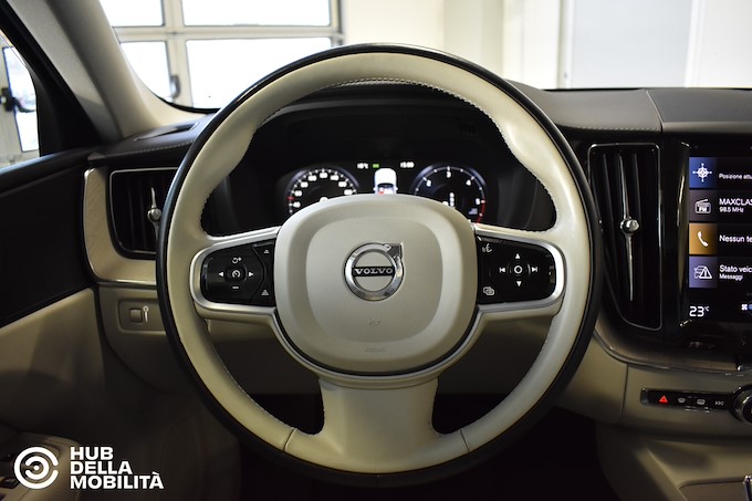 VOLVO XC60 B4 (d) AWD Geartronic Inscription