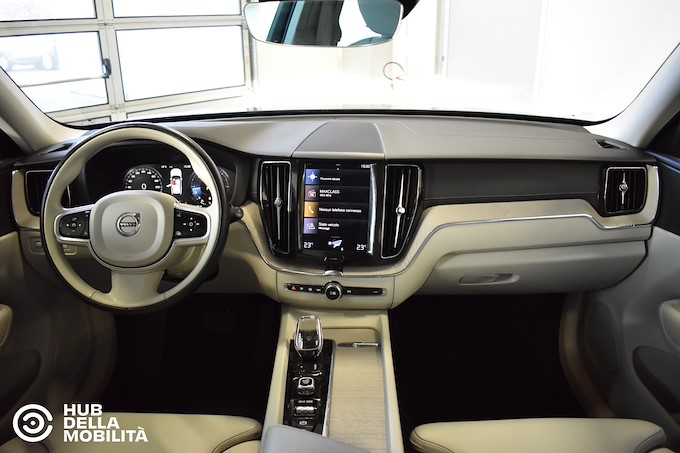 VOLVO XC60 B4 (d) AWD Geartronic Inscription