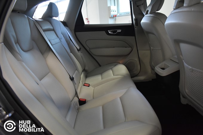 VOLVO XC60 B4 (d) AWD Geartronic Inscription