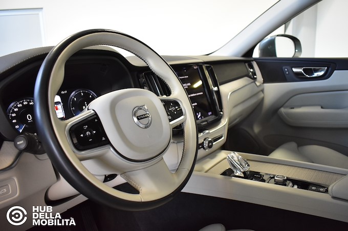 VOLVO XC60 B4 (d) AWD Geartronic Inscription