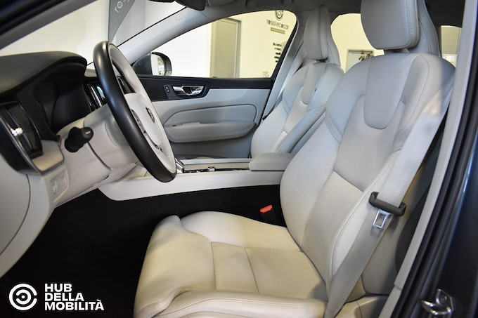 VOLVO XC60 B4 (d) AWD Geartronic Inscription