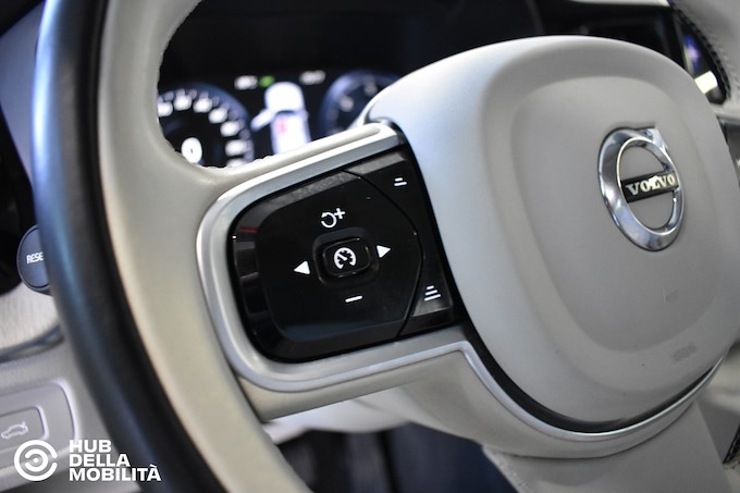 VOLVO XC60 B4 (d) AWD Geartronic Inscription