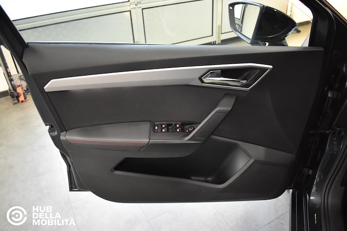 SEAT Arona 1.0 TGI FR