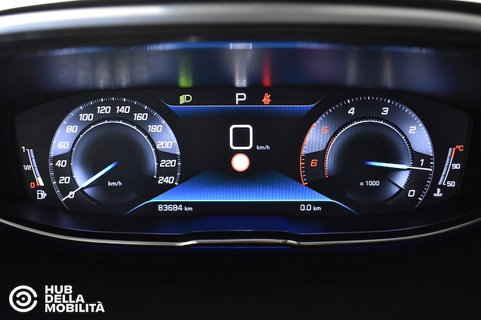 PEUGEOT 3008 BlueHDi 130 S&S EAT8 Business