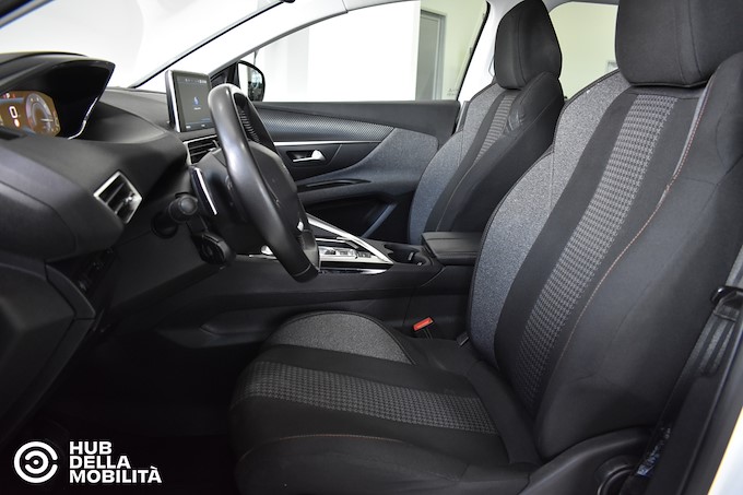 PEUGEOT 3008 BlueHDi 130 S&S EAT8 Business