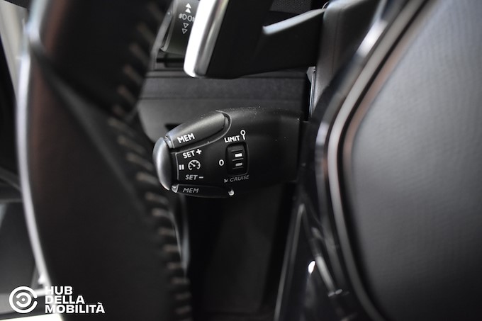 PEUGEOT 3008 BlueHDi 130 S&S EAT8 Business