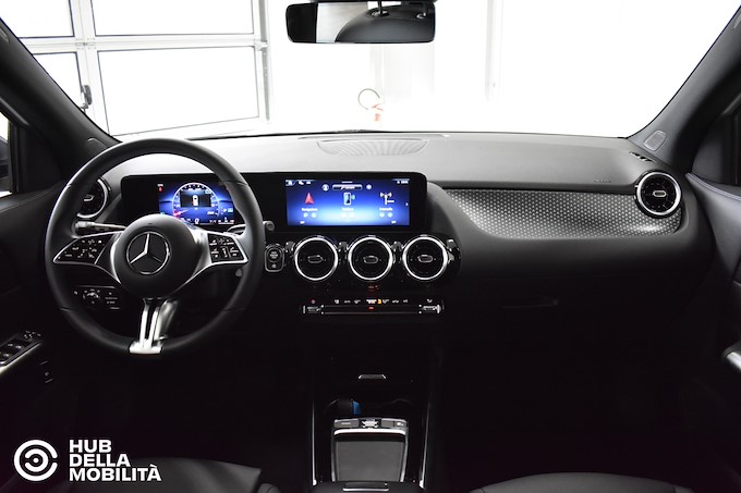 MERCEDES GLA 180 D AUT. BUSINESS EXTRA