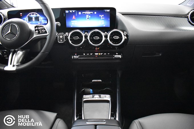 MERCEDES GLA 180 D AUT. BUSINESS EXTRA