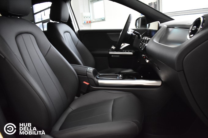 MERCEDES GLA 180 D AUT. BUSINESS EXTRA