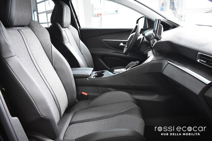 PEUGEOT 3008 BLUEHDI ALLURE AT8