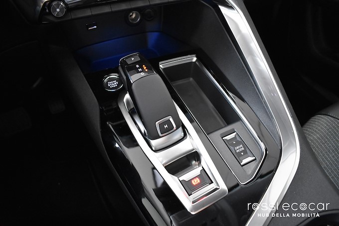 PEUGEOT 3008 BLUEHDI ALLURE AT8