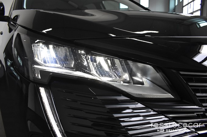 PEUGEOT 3008 BLUEHDI ALLURE AT8