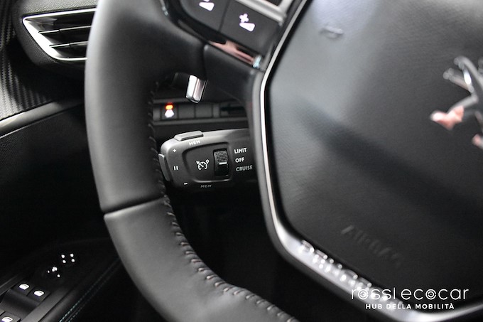 PEUGEOT 5008 BLUEHDI ALLURE AT8 130 CV 7 POSTI