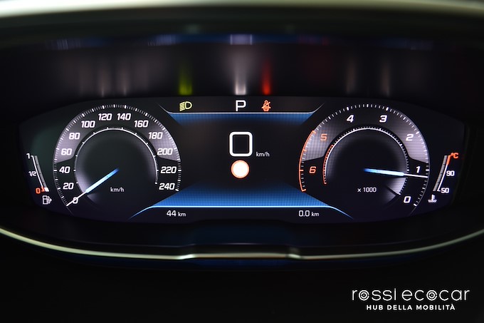 PEUGEOT 5008 BLUEHDI ALLURE AT8 130 CV 7 POSTI