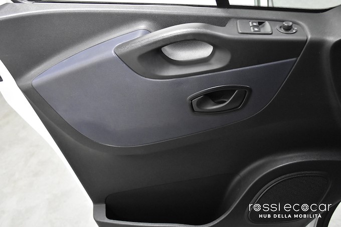 OPEL VIVARO 1.6 BiTurbo 6 POSTI