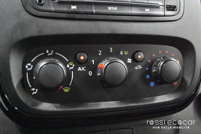 OPEL VIVARO 1.6 BiTurbo 6 POSTI